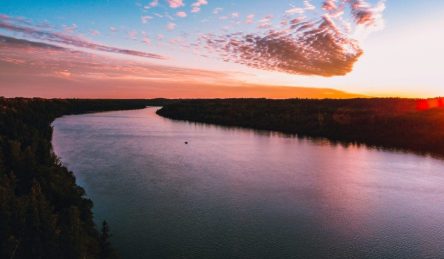 matthew-sichkaruk-laz0pGXIsDo-unsplash Lake with sun setting